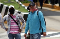 Sábado 16 de julio de 016. Tuxtla Gutiérrez. El movimiento magisterial durante la manifestación en la caseta de cobro de la autopista Tuxtla Gutiérrez-San Cristóbal de las Casas. Sábado 16 de julio de 016. Tuxtla Gutiérrez. El movimiento magisterial durante la manifestación en la caseta de cobro de la autopista Tuxtla Gutiérrez-San Cristóbal de las Casas.