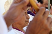 Noviembre 19 de noviembre del 2017. Tuxtla Gutiérrez. Los músicos Zoques de Chiapas se reúnen durante el encuentro de tamboreros y piteros para celebrar la continuidad de las costumbres dentro de esta comunidad indí­gena de Chiapas.