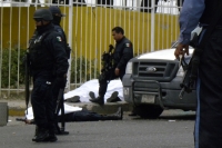 Zarate / Chihuahua / Emboscan a patrulla de la Policía Federal en Ciudad Juárez, el enfrentamiento entre delincuentes y policías deja 8 muertos y 4 lesionados   Emboscan sicarios a patrulla de la Policía Federal en Ciudad Juárez. El atentado dejó como sal