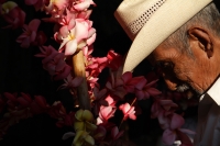 Viernes 19 de abril del 2019. Chiapa de Corzo. Los chamales. Las ofrendas de flores son primordiales durante las festividades del Viacrucis en la ciudad de la ribera del Rio Grande de Chiapas.