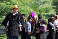 Viernes 21 de octubre del 2016. Tuxtla Gutiérrez. Indígenas del paraje Chamula de Cruztón esperan en la autopista hacia San Cristóbal a los representantes de la administración chiapaneca para exigir el cumplimiento de los compromisos de gobierno y la libe