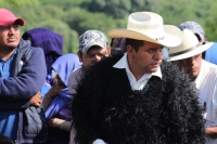 Viernes 21 de octubre del 2016. Tuxtla Gutiérrez. Indígenas del paraje Chamula de Cruztón esperan en la autopista hacia San Cristóbal a los representantes de la administración chiapaneca para exigir el cumplimiento de los compromisos de gobierno y la libe
