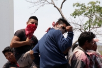 Martes 26 de abril del 2016. Tuxtla Gutiérrez. Habitantes de San Pedro Chenalho protestan este medio día en las calles exigiendo la presencia de las autoridades del Congreso local