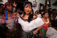 Sábado 14 de enero del 2017. Chiapa de Corzo. Las Chuntá son personajes vestidos a la usanza de las mujeres indígenas de la de presión central de Chiapas quienes recorren las calles de esta colonial ciudad de la ribera del rio Grijalva gritando vivas y ba