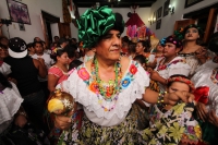 Sábado 14 de enero del 2017. Chiapa de Corzo. Las Chuntá son personajes vestidos a la usanza de las mujeres indígenas de la de presión central de Chiapas quienes recorren las calles de esta colonial ciudad de la ribera del rio Grijalva gritando vivas y ba