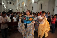 Sábado 14 de enero del 2017. Chiapa de Corzo. Las Chuntá son personajes vestidos a la usanza de las mujeres indígenas de la de presión central de Chiapas quienes recorren las calles de esta colonial ciudad de la ribera del rio Grijalva gritando vivas y ba