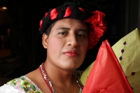 Jueves 8 de enero del 2014. Chiapa de Corzo. Las Chuntaes. Los danzantes vestidos a la usanza de las mujeres de la depresión central de Chiapas bailan y gritan en las calles de esta comunidad ribereña haciendo el llamado a la fiesta, algarabía y arrechura