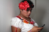 Jueves 8 de enero del 2014. Chiapa de Corzo. Las Chuntaes. Los danzantes vestidos a la usanza de las mujeres de la depresión central de Chiapas bailan y gritan en las calles de esta comunidad ribereña haciendo el llamado a la fiesta, algarabÃa y arrechura Jueves 8 de enero del 2014. Chiapa de Corzo. Las Chuntaes. Los danzantes vestidos a la usanza de las mujeres de la depresión central de Chiapas bailan y gritan en las calles de esta comunidad ribereña haciendo el llamado a la fiesta, algarabÃa y arrechura