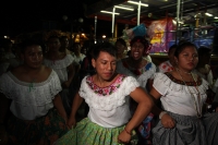 Domingo 10 de diciembre del 2016. Chiapa de Corzo. El grupo de estudiantes y maestros del CONALEP-Chiapa de Corzo, realiza el tradicional recorrido de Chuntaes por las principales calles y ermitas de esta colonial ciudad de la ribera del Rio Grijalva.