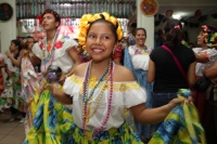 Domingo 10 de diciembre del 2016. Chiapa de Corzo. El grupo de estudiantes y maestros del CONALEP-Chiapa de Corzo, realiza el tradicional recorrido de Chuntaes por las principales calles y ermitas de esta colonial ciudad de la ribera del Rio Grijalva.