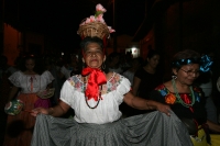 Lunes 10 de enero. Las Chuntaes, Parachicos y Chiapanecas bailan y gritan recorriendo las calles de la comunidad de Chiapa de Corzo durante los primeros días de la Fiesta Grande de Chiapas, la cual ser realiza durante las fiestas patronales de San Sebasti