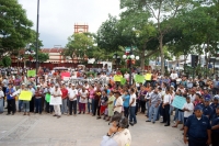 Jueves 27 de septiembre del 2012. Cintalapa de Figueroa, Chiapas. Foto/Alberto Ruiz. La comunidad de Cintalapa, como muchas en el estado sufre del abandono de las obras públicas y de sus autoridades locales, mientras que los trabajadores cierran calles y 