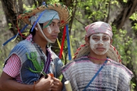 Martes 24 de mayo del 2016. Suchiapa. La Danza del Calalá es representada por los jóvenes de la comunidad quienes recorren las ermitas gritando y acompañando las ofrendas en las fiestas patronales del Corpus Christi.