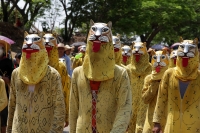 Martes 24 de mayo del 2016. Suchiapa. La Danza del Calalá es representada por los jóvenes de la comunidad quienes recorren las ermitas gritando y acompañando las ofrendas en las fiestas patronales del Corpus Christi.