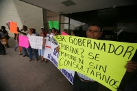Habitantes de la ciudad e Ocosocuaulta se manifiestan este medio día en el edificio del gobierno estatal para exigir la intervención de las autoridades para que no se lleve a cabo el cambio de nombre de esta ciudad también conocida como  Coita