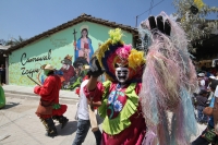 Mi�rcoles 9 de marzo. La celebraci�n del Carnaval Zoque Coiteco llega a sus �ltimos momentos con la algarab�a del primer d�a; los danzantes recorren las calles bailando y gritando. Los Chores agitan sus chicotes, mientras que los cazadores van armados con