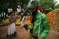 El bourroncito de Chiapa de Corzo  La danza del Colibrí o del Bourroncito, es nuevamente interpretada en la colonial ciudad de Chiapa de Corzo, después de estar considerada como “perdida” dentro de la tradición de los indígenas chiapanecas.   Según los in