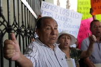 Lunes 11 de marzo del 2019. Tuxtla Gutiérrez. Pobladores de varias colonias populares exigen el desalojo de invasores de la organización Mocri, este medio día en la entrada del edificio de gobierno de Chiapas.