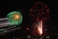 Miércoles 22 de enero del 2014. Chiapa de Corzo. El espectáculo de fuegos artificiales sobre el ]rio Grande visto desde el mirador de San Gregorio en Chiapa de Corzo.