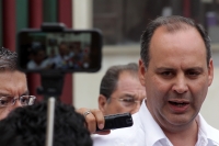 Jueves 4 de agosto del 2016. Tuxtla Gutiérrez. Gustavo A. de Hoyos Walther, presidente nacional de la Confederación Patronal de la República Mexicana acompaña a Enoc Gutiérrez Cruz de Coparmex-Chiapas en los tribunales federales en este estado del sureste