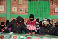 Miércoles 27 de diciembre del 2017. San Cristóbal de las Casas. Las representantes de las bases de apoyo del EZLN dan la bienvenida a los asistentes al segundo encuentro Conciencias por la Humanidad, Las Ciencias Contra el Muro que se realiza a partir d