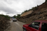 Lunes 29 de septiembre del 2014. Ixtapa, Chiapas. Las constantes lluvias en el sureste de México han ocasionado varios deslaves en las principales carreteras del estado de Chiapas, por lo que las vías hacia Tabasco y la frontera sur están siendo afectadas
