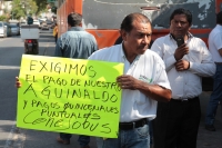Martes 26 de diciembre del 2017. Tuxtla Gutiérrez. Los trabajadores de la lí­nea del Conejobus protestan este medio dí­a exigiendo el pago de sus prestaciones laborales