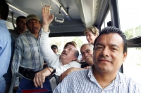 Tuxtla Gutiérrez, 3 de enero. Los usuarios del autotransporte de esta ciudad empiezan a utilizar desde esta tarde los servicios en las Rutas 1 y 2 del Conejo-Bus, los cuales son carburados a partir de bio-combustible.