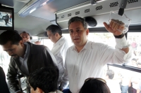 Tuxtla Gutiérrez, 3 de enero. Los usuarios del autotransporte de esta ciudad empiezan a utilizar desde esta tarde los servicios en las Rutas 1 y 2 del Conejo-Bus, los cuales son carburados a partir de bio-combustible.