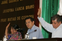 Jueves 30 de junio.  Aspectos de la sesión del Congreso Local.
