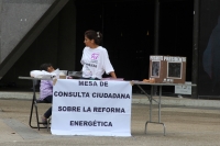 Domingo primero de septiembre del 2013. Tuxtla Gutiérrez. Esta mañana se instalaron varias mesas para la Consulta Ciudadana sobre la Reforma Energética.