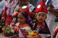 Viernes 14 de octubre del 2016. Tuxtla Gutiérrez. El colorido y alegría de las familias de la comunidad indígena zoque se presenta durante todas las festividades de esta cultura que se mantiene viva a pesar de los cambios que marcan las dinámicas sociales