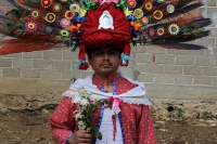 Viernes 14 de octubre del 2016. Tuxtla Gutiérrez. El colorido y alegría de las familias de la comunidad indígena zoque se presenta durante todas las festividades de esta cultura que se mantiene viva a pesar de los cambios que marcan las dinámicas sociales