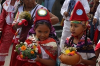 Viernes 14 de octubre del 2016. Tuxtla Gutiérrez. El colorido y alegría de las familias de la comunidad indígena zoque se presenta durante todas las festividades de esta cultura que se mantiene viva a pesar de los cambios que marcan las dinámicas sociales