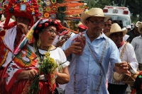 Viernes 14 de octubre del 2016. Tuxtla Gutiérrez. El colorido y alegría de las familias de la comunidad indígena zoque se presenta durante todas las festividades de esta cultura que se mantiene viva a pesar de los cambios que marcan las dinámicas sociales