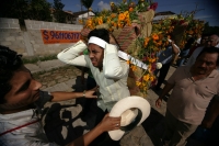 Jueves 14 de octubre. Copoya. (25 fotos)Las celebraciones de la Virgen del Rosario y Olaechea inicia esta mañana en la comunidad Copoya donde las autoridades tradicionales realizan las danzas y rezos según la etnia zoque para trasladar dentro de cajones p