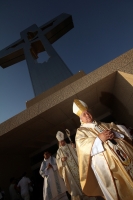 Miércoles 25 de abril del 2012. Christopher Pierre durante la ceremonia litúrgica de esta tarde en el Cristo de Copoya.
