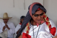 Sábado 14 de febrero del 2015. Tuxtla Gutiérrez. Ataviados de coloridos vestuario, los danzantes del carnaval zoque recorren las calles de la capital del estado de Chiapas, bailando y gritando vivas a las festividades de la localidad.