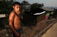 Domingo 5 de mayo del 2013. Venustiano Carranza. Pobladores de esta comunidad sufrieron la violencia ocasionada entre militantes de las diferentes facciones de la OCEZ quienes se enfrentaron esta mañana, provocando el desplazamiento de unas 40 familias, u