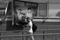 Miércoles 13 de enero del 2016. Tapachula. el primer grupo de cubanos procedentes de Costa Rica atraviesa la frontera sur de México por Ciudad Hidalgo-Tecum Uman donde tramitan el Documento Provisional por Razones Humanitarias que les permitirá continuar 