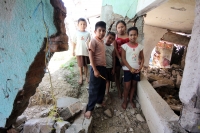 Martes 15 de octubre del 2013. Tuxtla Gutiérrez. Los habitantes de la colonia de la Cueva del Jaguar continúan viviendo en condiciones infrahumanas después de los derrumbes de los últimos años.