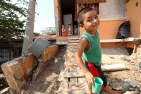 Martes 14 de abril del 2015. Tuxtla Gutiérrez. Habitantes de la colonia Cueva del Jaguar continúan viviendo en condiciones de riesgo entre casas que han sido afectadas por los derrumbes en años anteriores en el oriente sur de la capital del estado de Chia