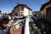 Jueves 7 de agosto del 2014. San Cristóbal de las Casas. El tornado F-0 (cero) del día de ayer presentó ráfagas de viento con más de 70 kilómetros por hora según autoridades de CONAGUA y se han contabilizado más de 400 viviendas afectadas, 40 árboles derr