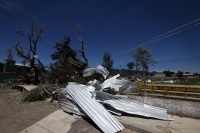 Jueves 7 de agosto del 2014. San Cristóbal de las Casas. El tornado F-0 (cero) del día de ayer presentó ráfagas de viento con más de 70 kilómetros por hora según autoridades de CONAGUA y se han contabilizado más de 400 viviendas afectadas, 40 árboles derr