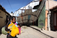 Jueves 7 de agosto del 2014. San Cristóbal de las Casas. El tornado F-0 (cero) del día de ayer presentó ráfagas de viento con más de 70 kilómetros por hora según autoridades de CONAGUA y se han contabilizado más de 400 viviendas afectadas, 40 árboles derr