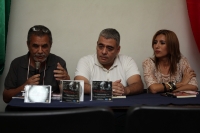 Viernes 23 de septiembre del 2016. Tuxtla Gutiérrez. Margarita Aguilar durante la presentación de su libro Acordes de Espinas es acompañada Daniel Trejo Sirvent, David Díaz y Heriberto Ortiz esta noche en el Museo de la Marimba en la capital del estado de