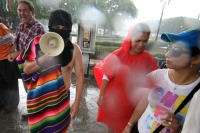 Miércoles 27 de agosto del 2013. Tuxtla Gutiérrez. Los jóvenes normalistas marchan sin pantalones para exigir plazas de trabajo a la administración del estado de Chiapas.