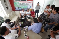 Lunes 9 de marzo del 2015. Tuxtla Gutiérrez. Chiapanecos por la Defensa del Agua durante la conferencia de prensa de este medio día.