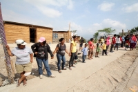 Martes 27 de mayo del 2014. Tuxtla Gutiérrez. Las fuerzas policiacas del estado de Chiapas acompañan el desalojo de los predios invadidos en las cercanÃas del fraccionamiento Vida Mejor y que los colonos denominan Colonia Manuel Velazco Martes 27 de mayo del 2014. Tuxtla Gutiérrez. Las fuerzas policiacas del estado de Chiapas acompañan el desalojo de los predios invadidos en las cercanÃas del fraccionamiento Vida Mejor y que los colonos denominan Colonia Manuel Velazco