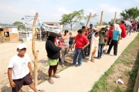 Martes 27 de mayo del 2014. Tuxtla Gutiérrez. Las fuerzas policiacas del estado de Chiapas acompañan el desalojo de los predios invadidos en las cercanías del fraccionamiento Vida Mejor y que los colonos denominan Colonia Manuel Velazco